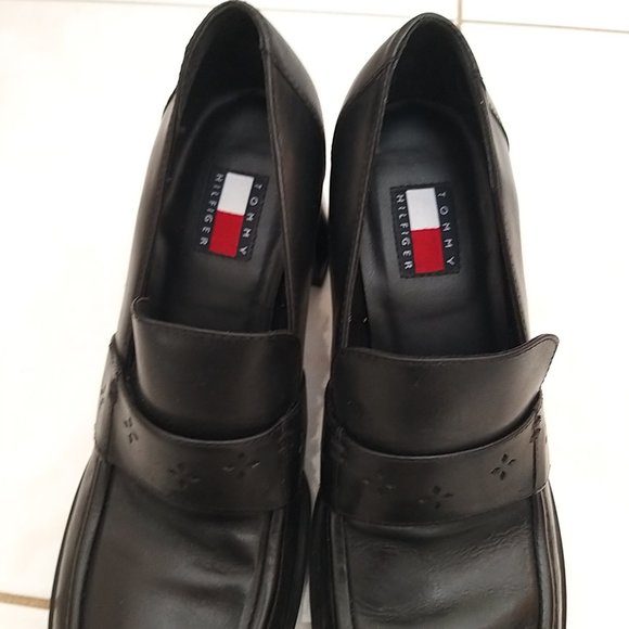 TOMMY HILFIGER BLACK LEATHER BOLD HELL PUMPS - SIZE 6M  NEW WITHOUT BOX - Picture 1 of 12